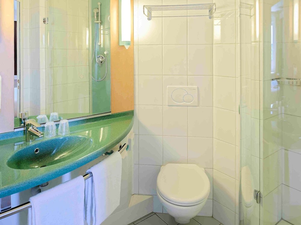 IBIS FRIBOURG 48/50