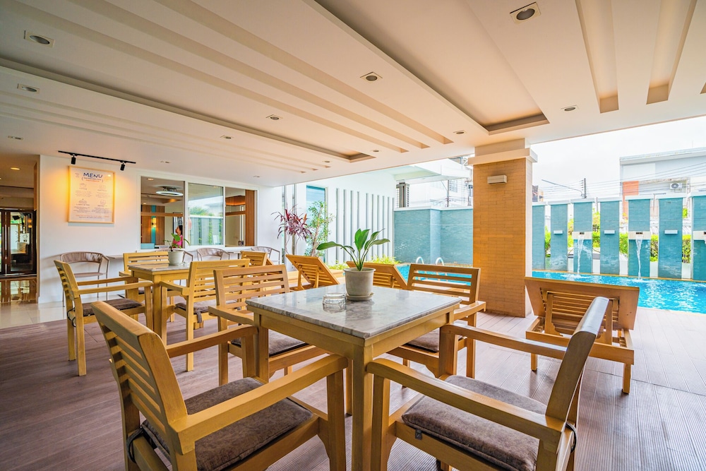 Ratana Apart-Hotel at Rassada 52/68