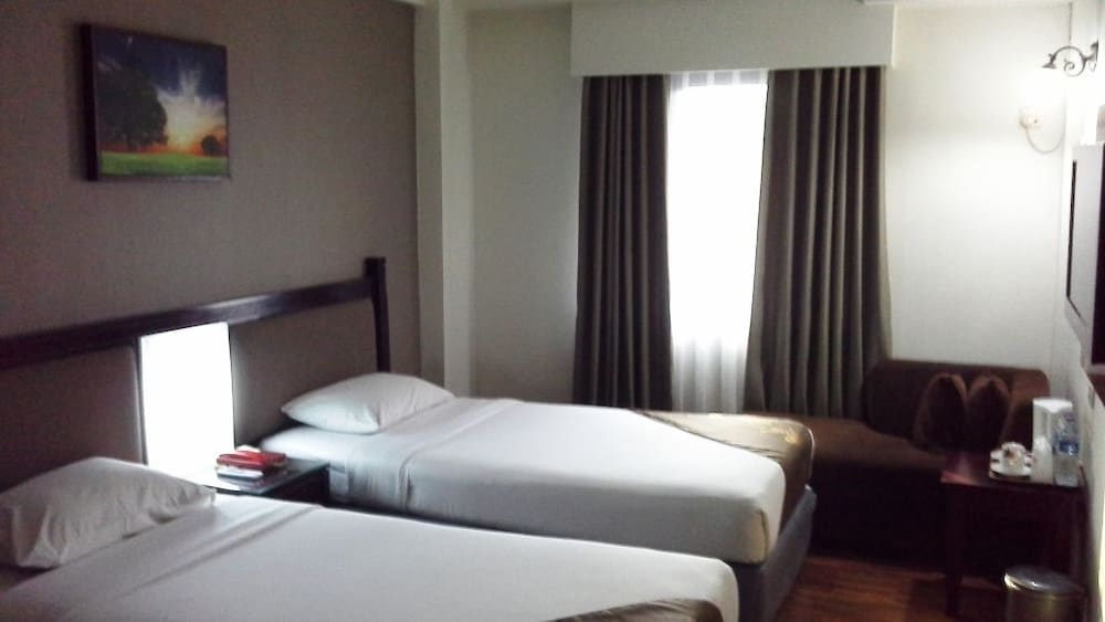 Mega Hotel Proklamasi 8/15
