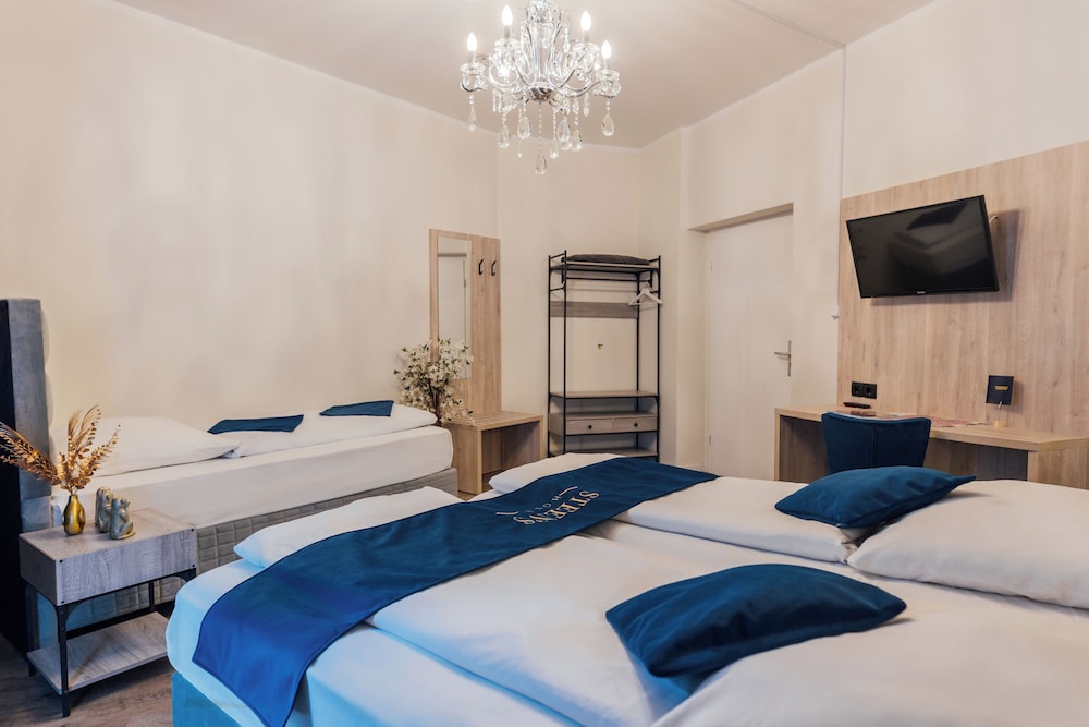 ECONOMY, TRIPLE, SHARED BATHROOM