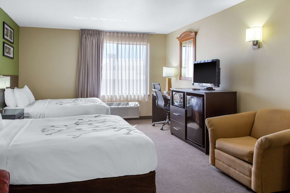 SUITE, 2 QUEEN BEDS, ACCESSIBLE