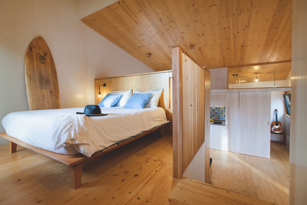 Tree House, Double and Twin Beds