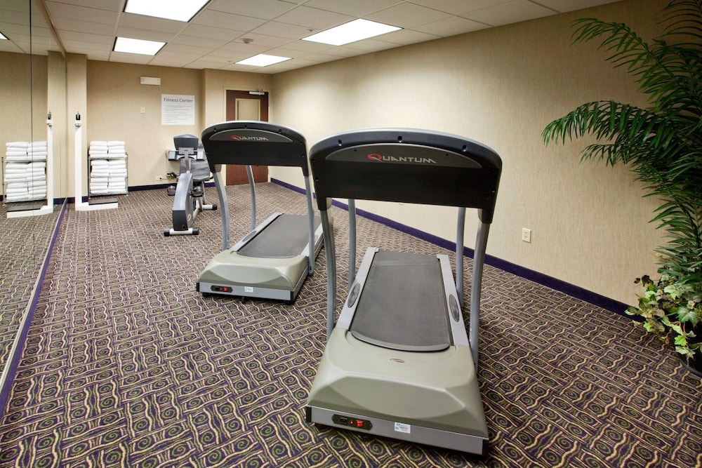 Holiday Inn Express Hotel and Suites Ada 30/57