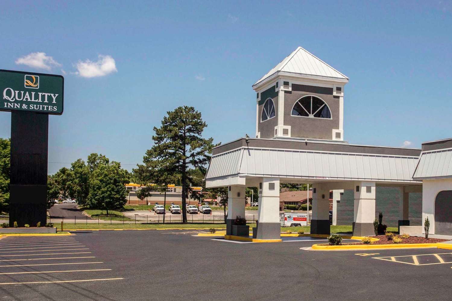 Quality Inn and Suites University Area NC 28/31