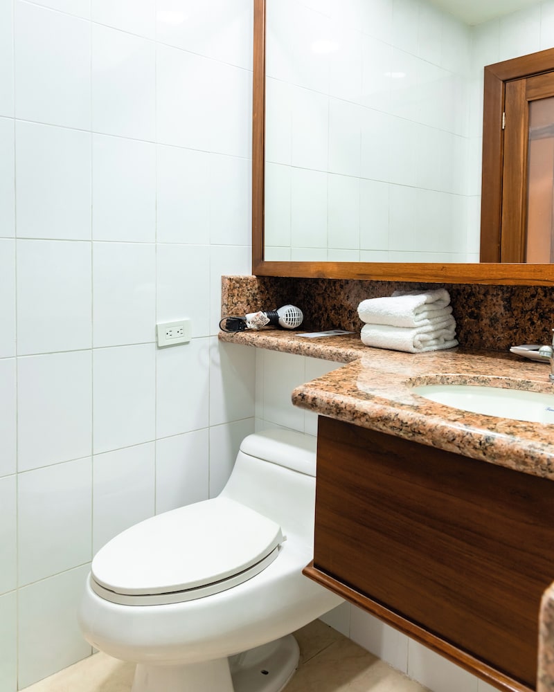 غرفة تنفيذية بسرير كينج، Hotel Quito by Sercotel 7/9