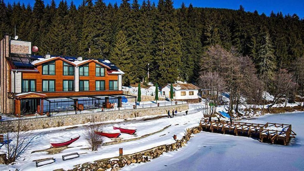 Savsat Karagol Hotel 8/16