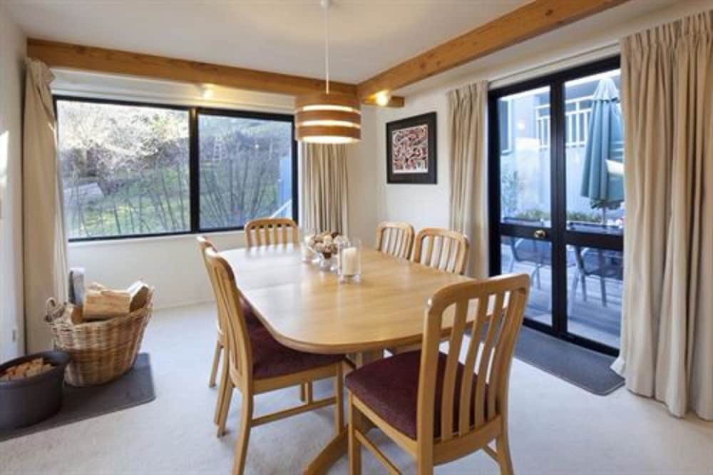 SPINNAKER BAY APARTMENTS 38/68