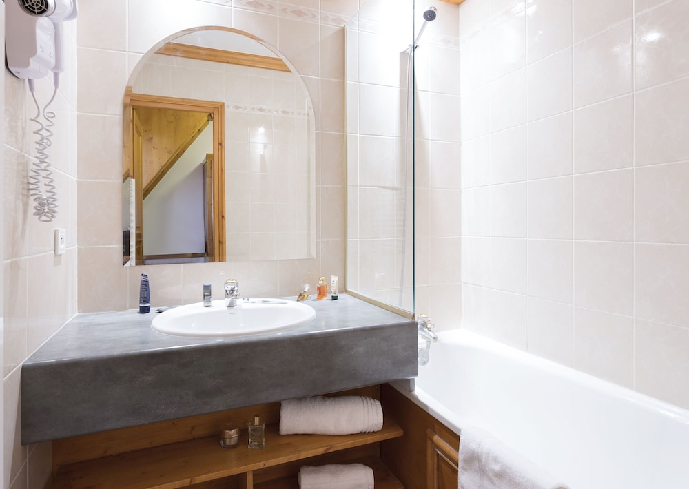 CLUB MMV VAL CENIS HOTEL 49/50