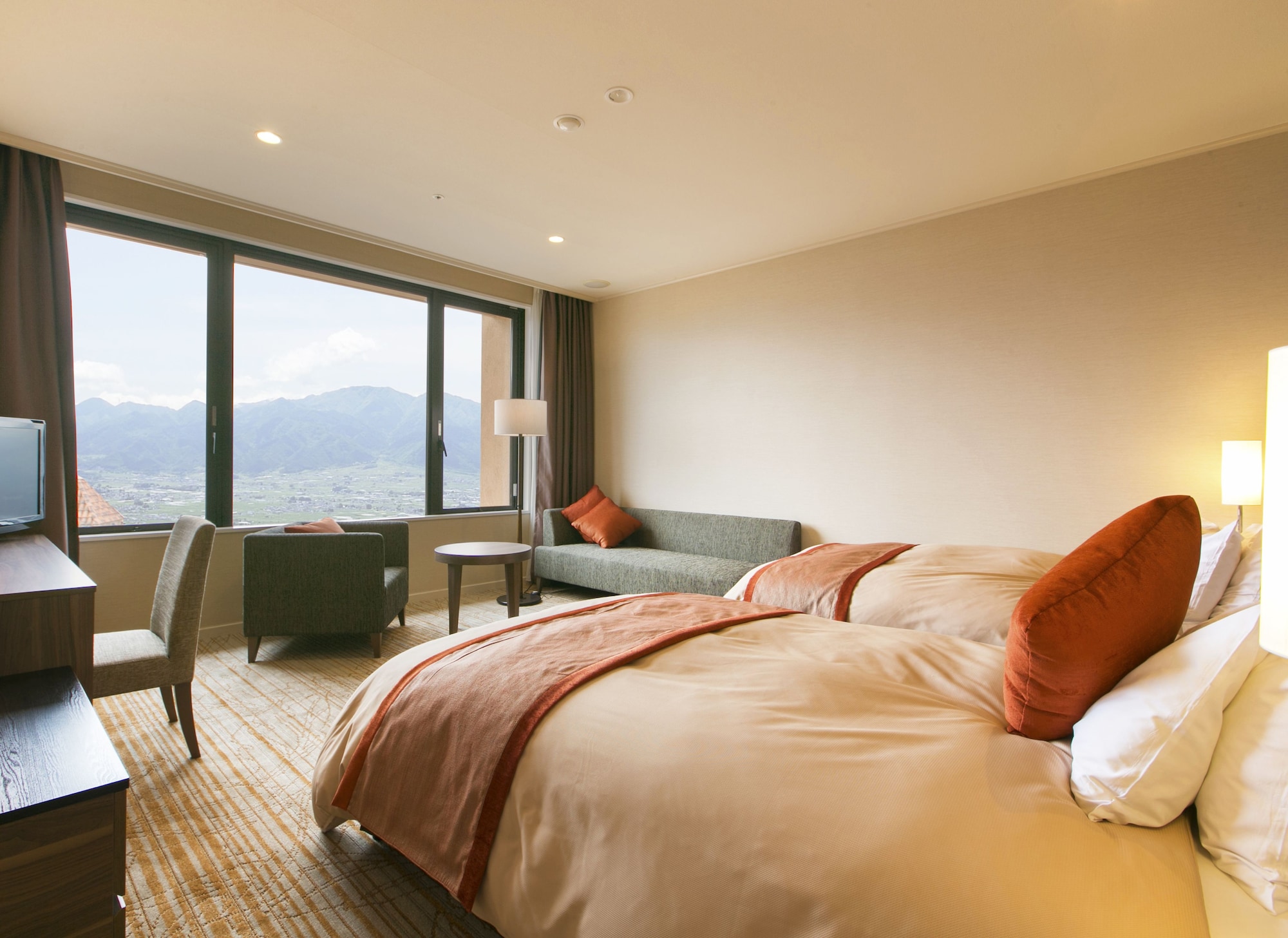 DELUXE, TWIN BEDS