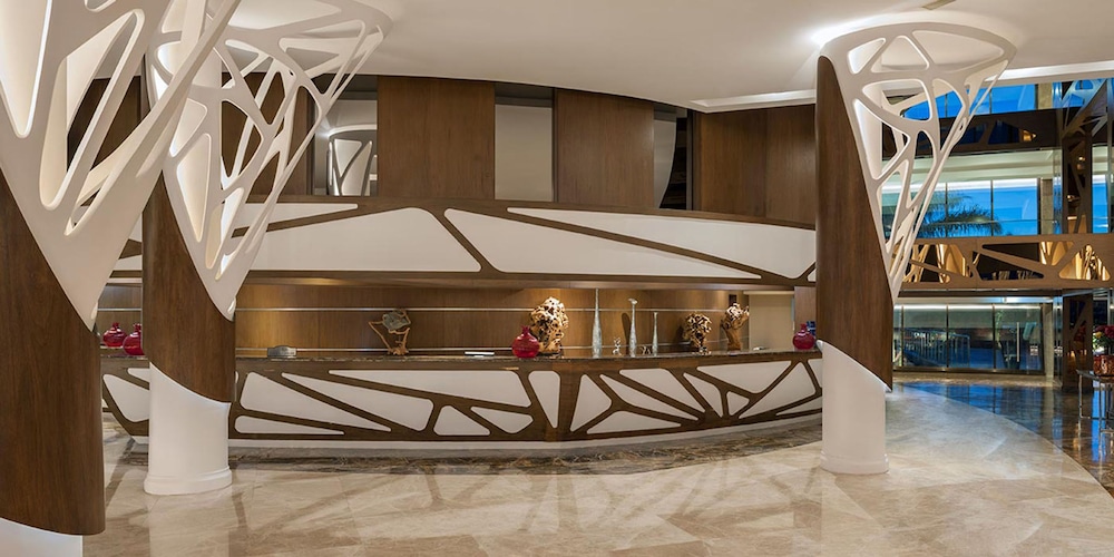 Noah's Ark Deluxe Hotel and SPA 4/50