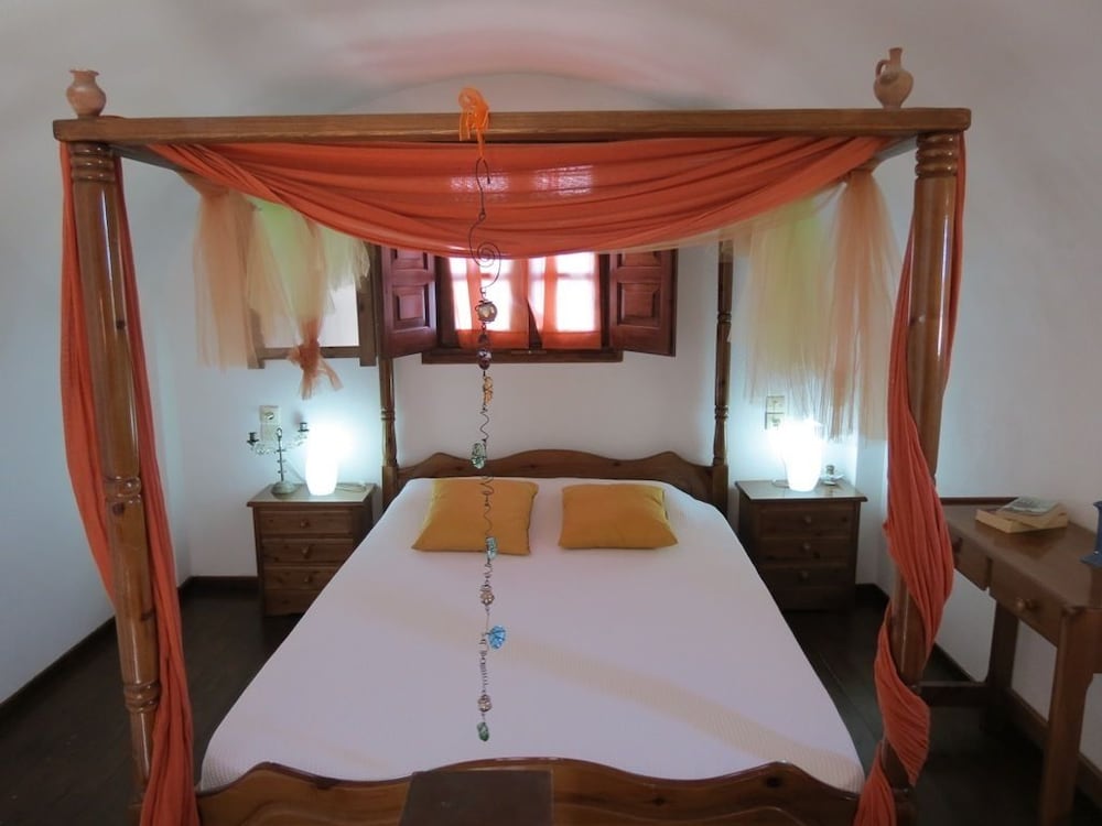 Anna Traditional Apartments 57/68