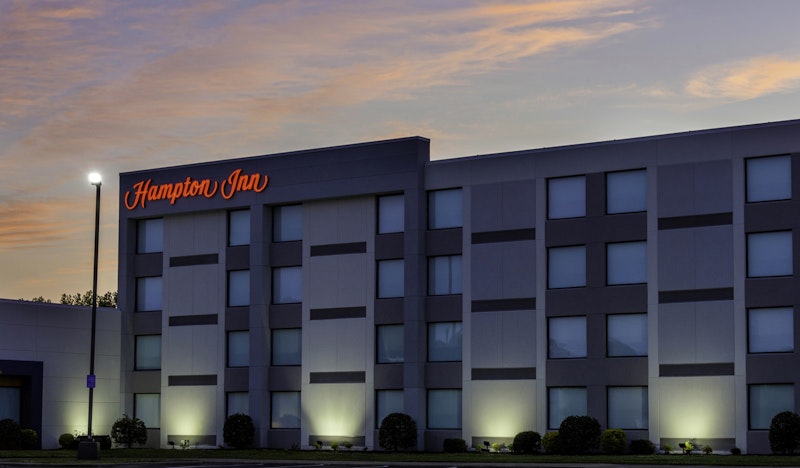 HAMPTON INN KINSTON 2/46