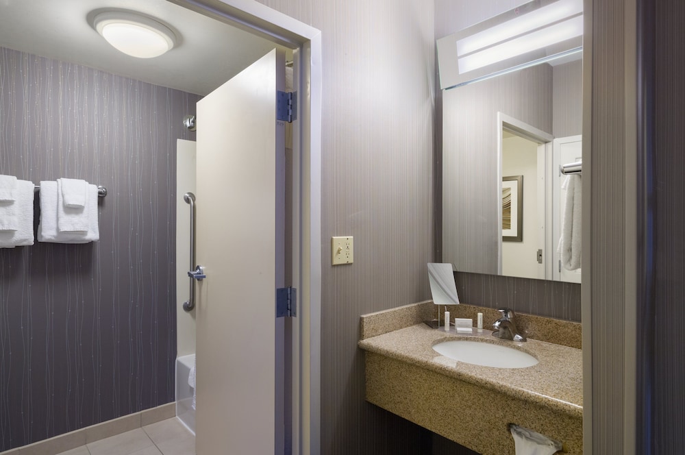 Courtyard by Marriott Scranton Montage Mountain 5/34