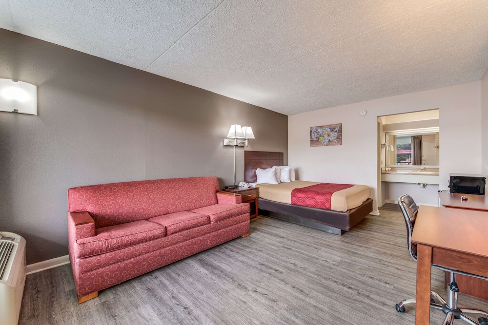 Econo Lodge Eden, NC 19/29