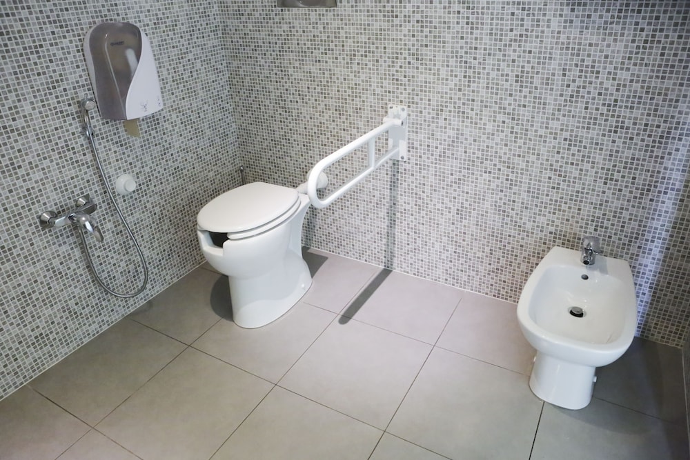 Meet Gardalake Hostel 45/50