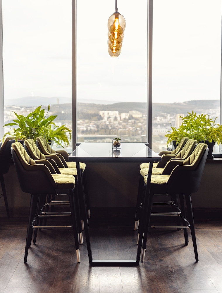 Meta Business Hotel 32/50