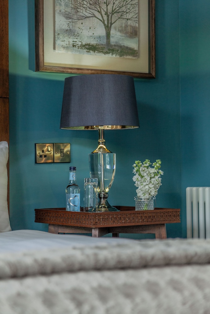 Mansion House Llansteffan 4/32