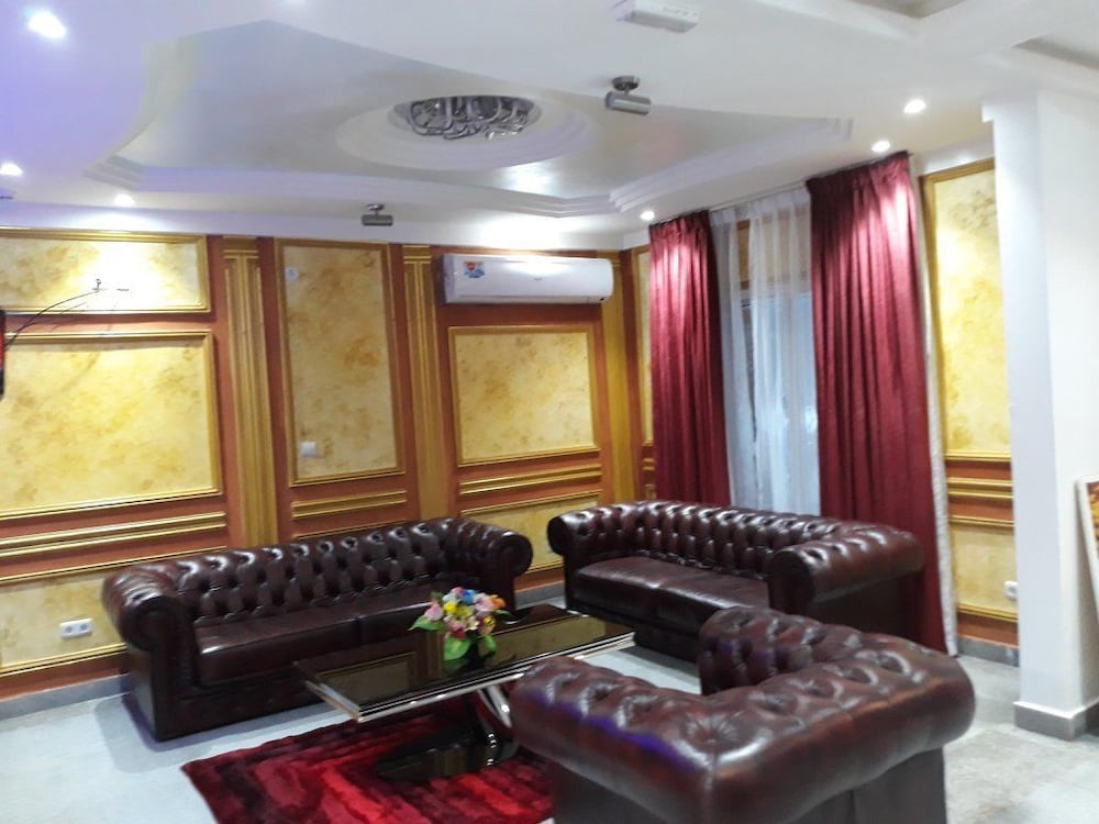 Safyad Hotel 17/40