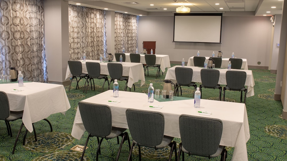 Holiday Inn Knoxville N - Merchant Drive 64/77