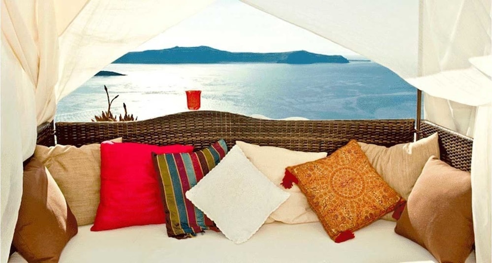 Thireas Hotel 25/69