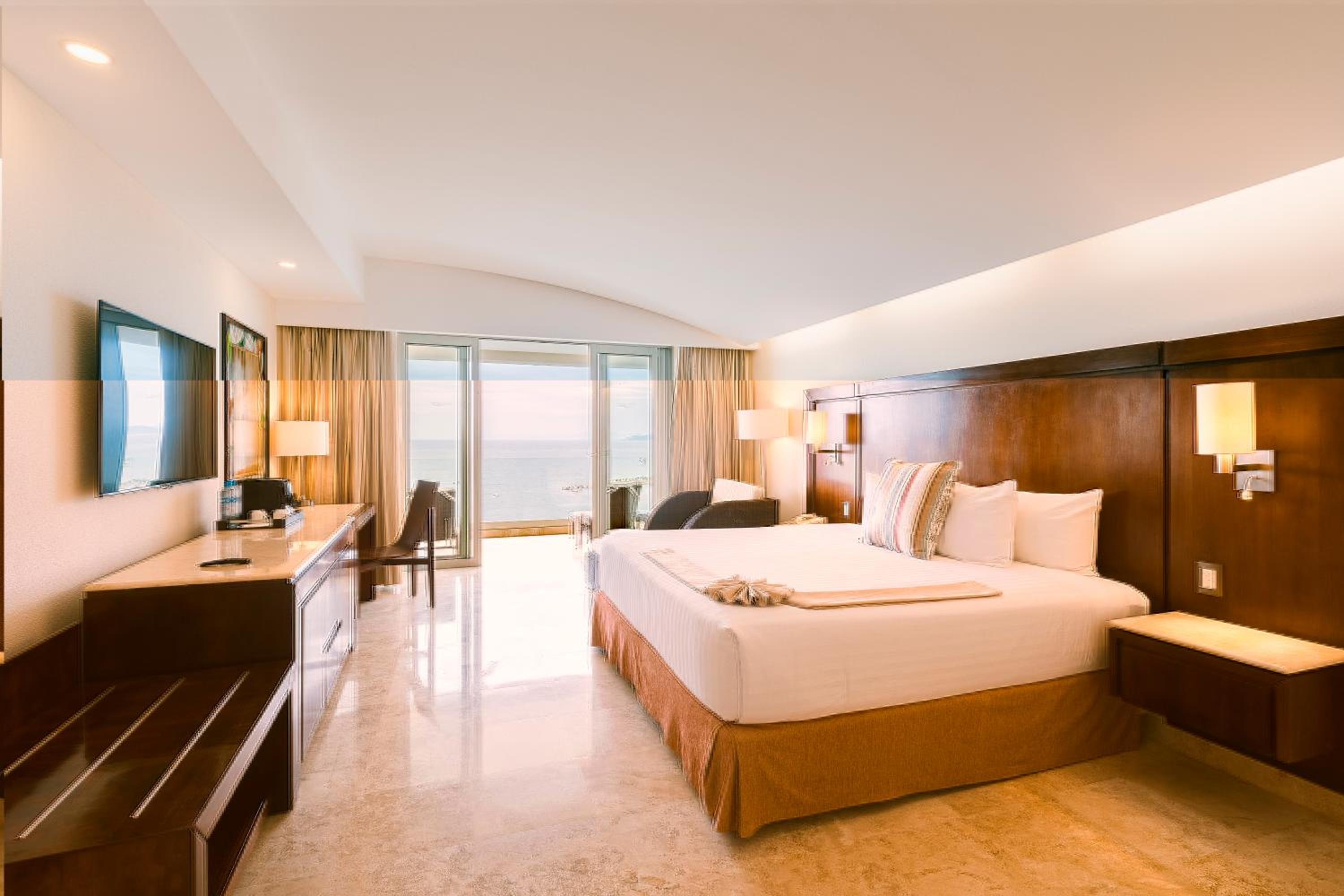 Deluxe, Terrace