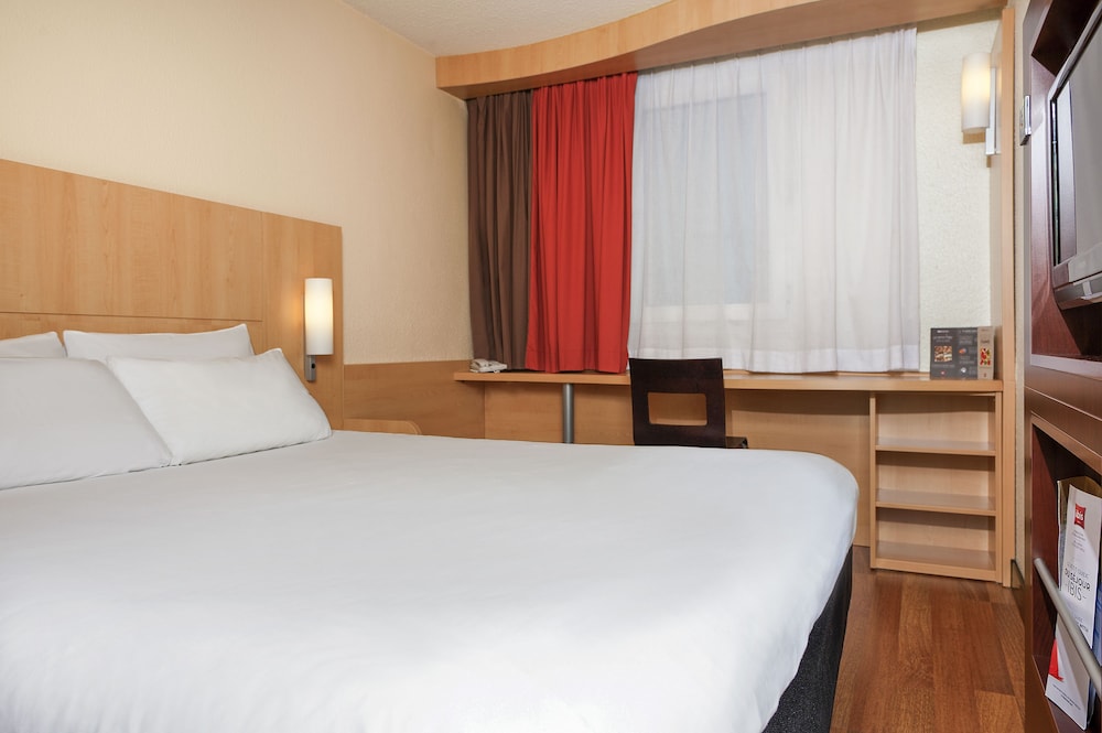Ibis Douai Centre 14/65
