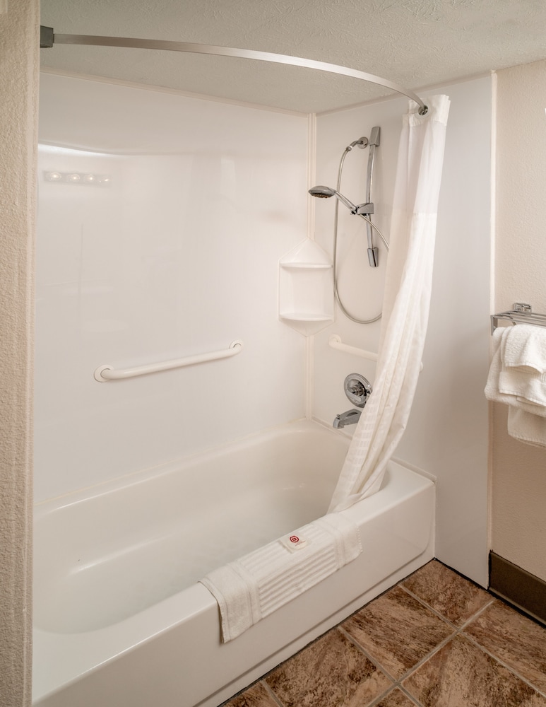 Clarion Pointe Beckley, WV 55/55