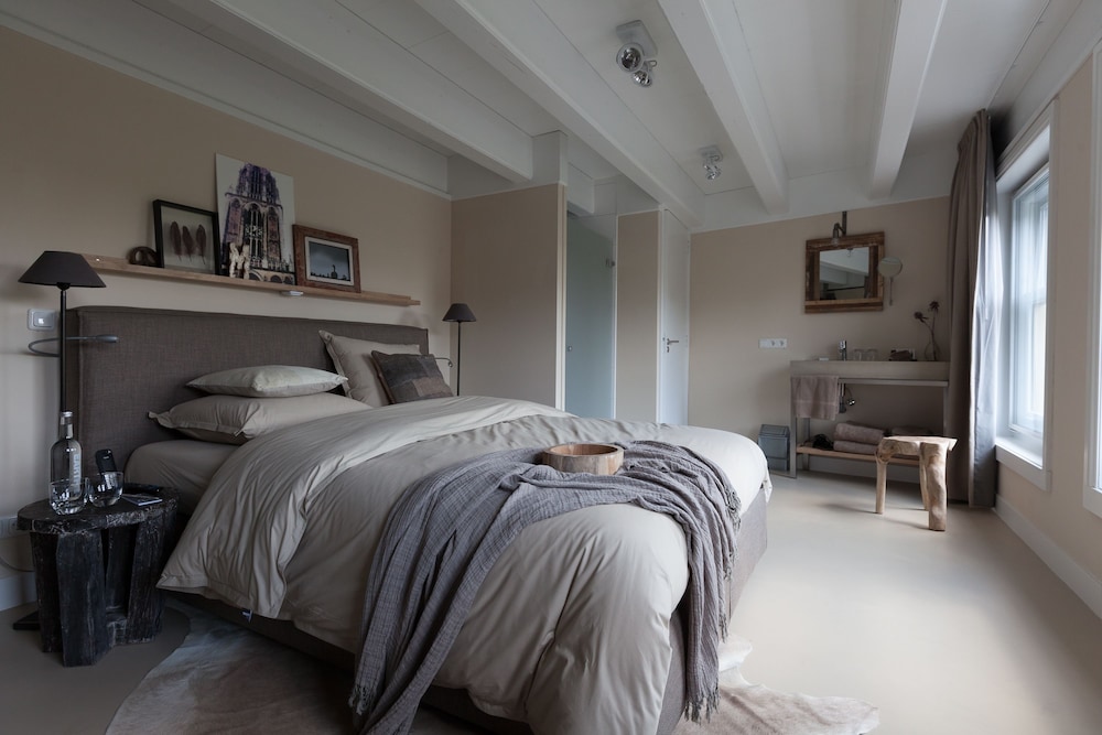 STANDARD, DOUBLE BED