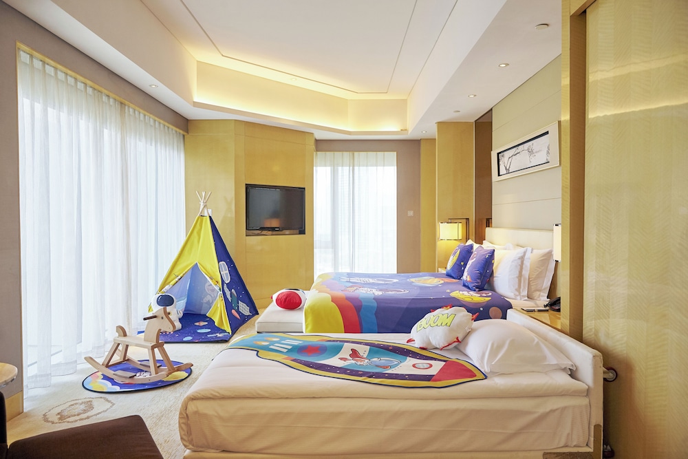 Family Suite, 2 King Beds, Sea View