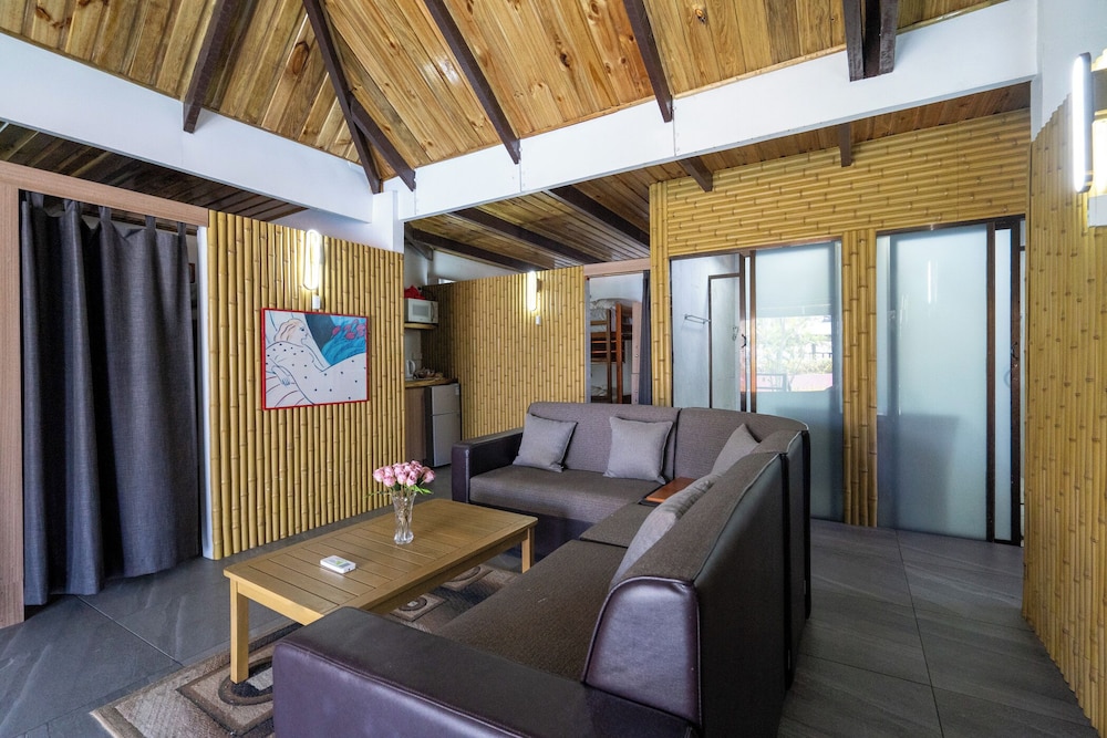 Club Fiji Resort 48/71