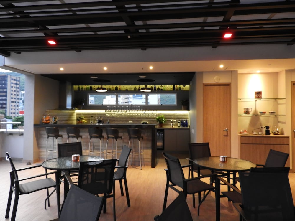Park V Hotel Suites 38/45