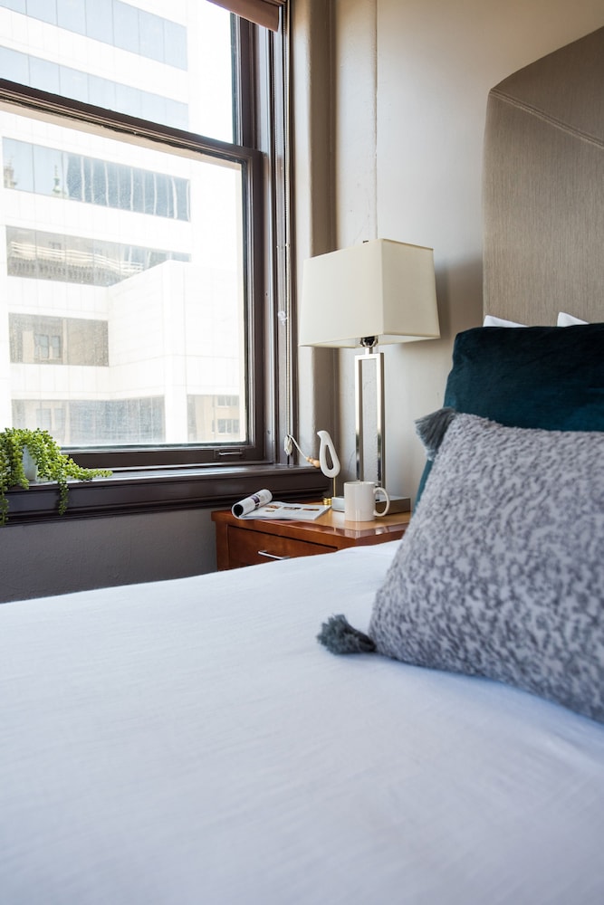 Magnolia Hotel Dallas Downtown 9/67