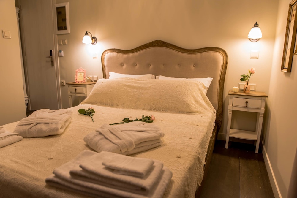 Kyria Boutique House 14/50