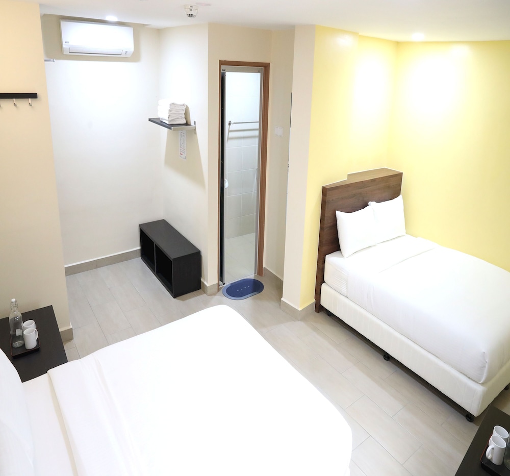 Capital O 90897 Island City Hotel 31/50