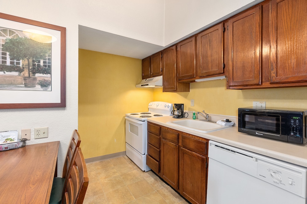 Residences at Daniel Webster 50/50