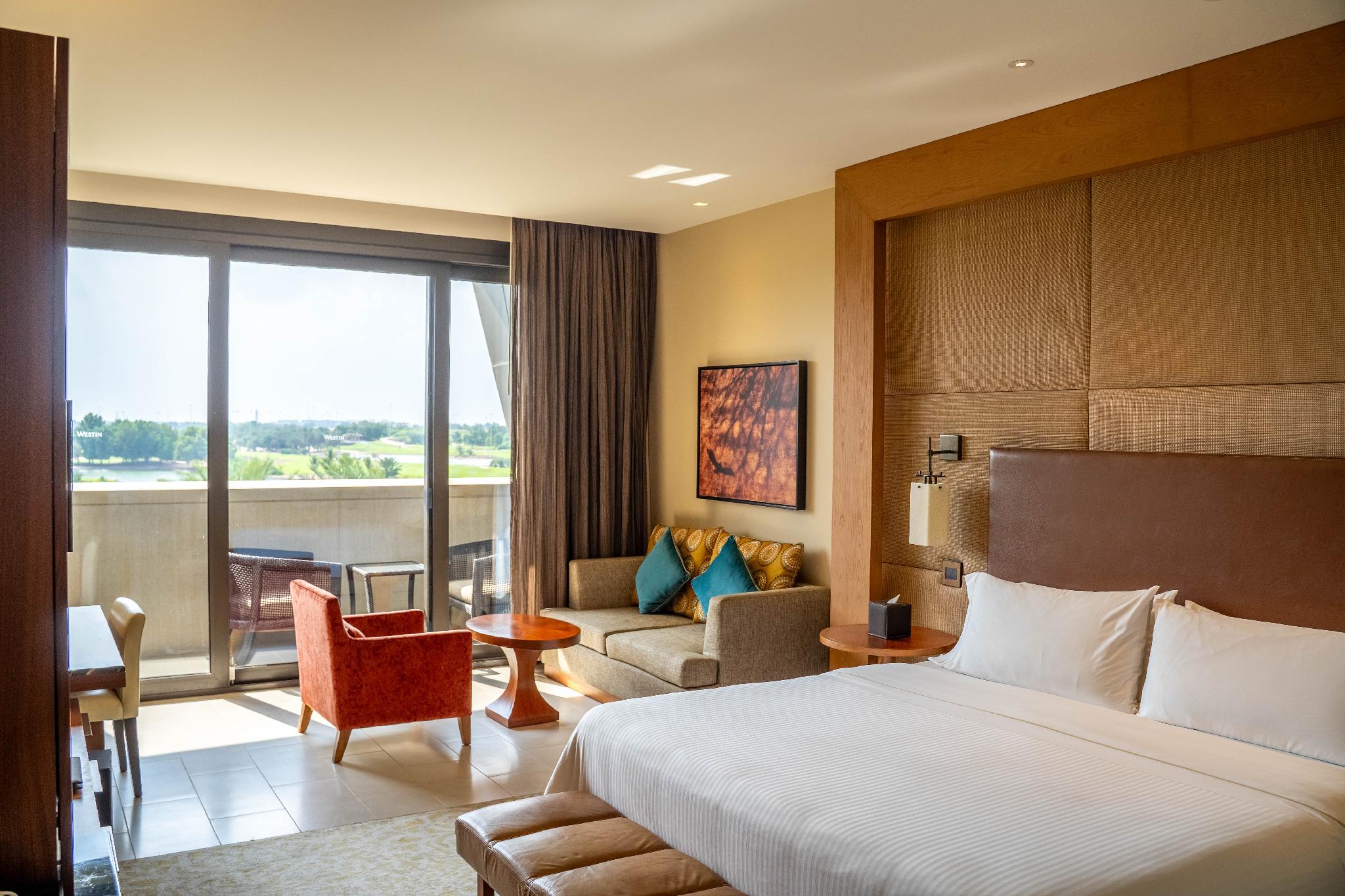 Guest Room, Deluxe, King Bed, Golf Course View, Balcony