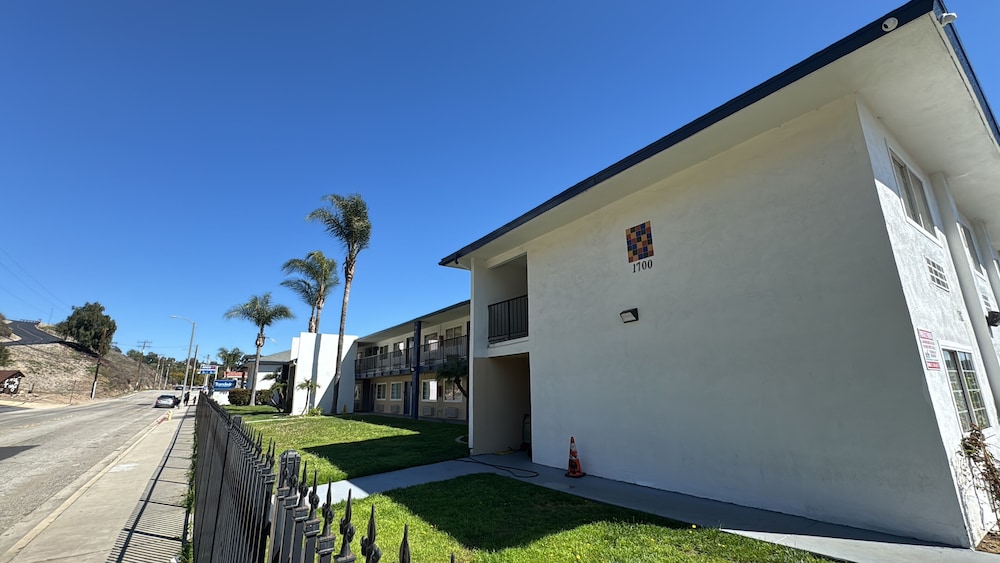 Travelodge by Wyndham Fairplex Pomona 2/57