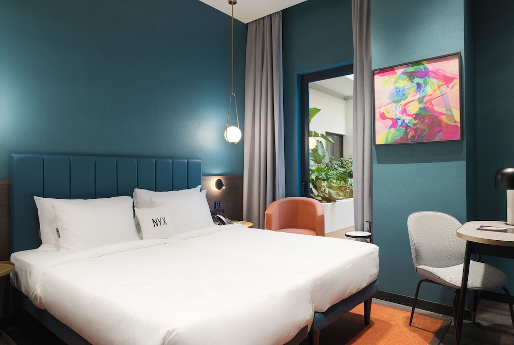 Connecting, Nyx, 3 Rooms, Executive, Suite, Twin Beds, 2 King Beds