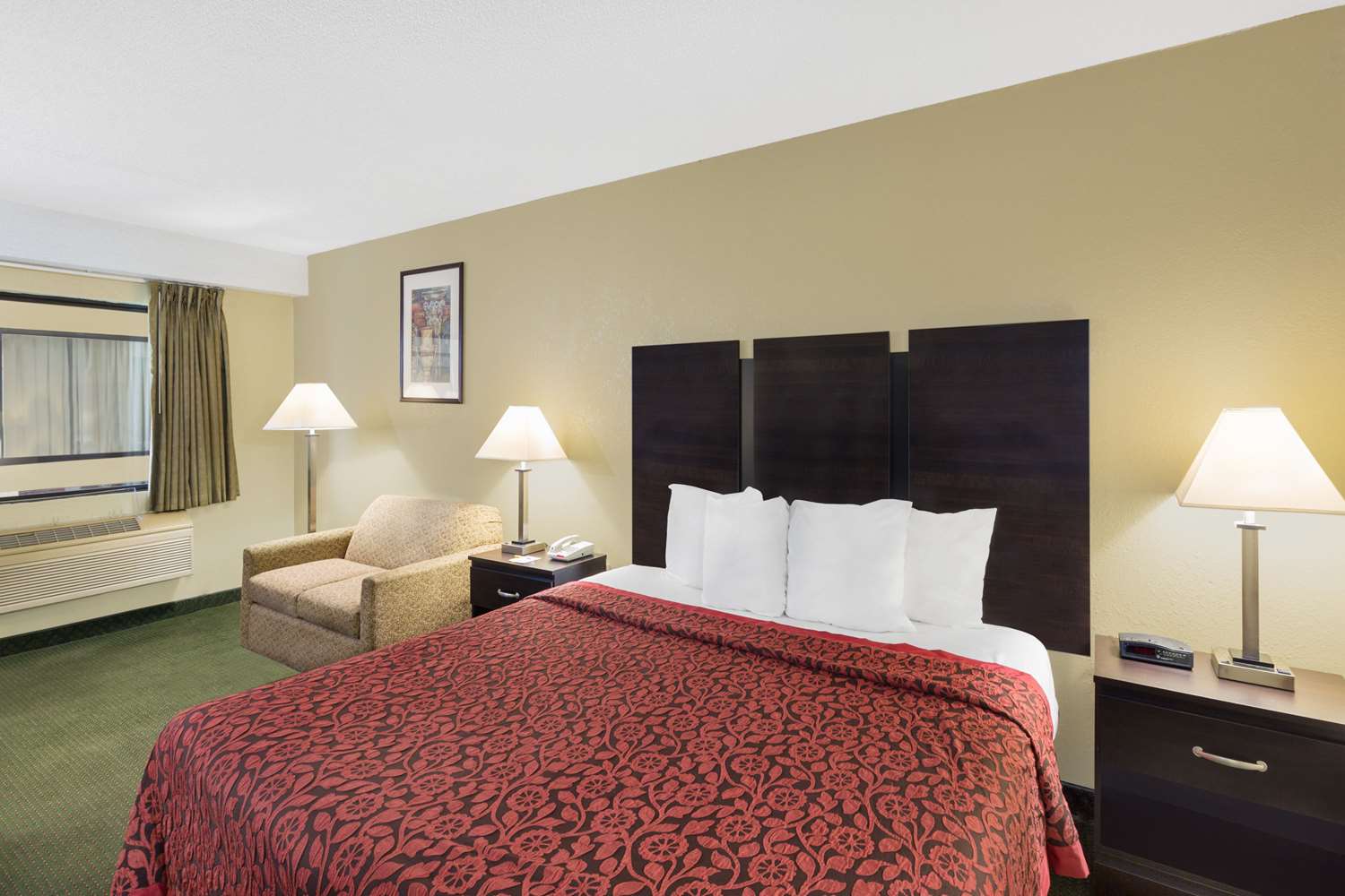 Days Inn & Suites by Wyndham Columbia Airport 2/10