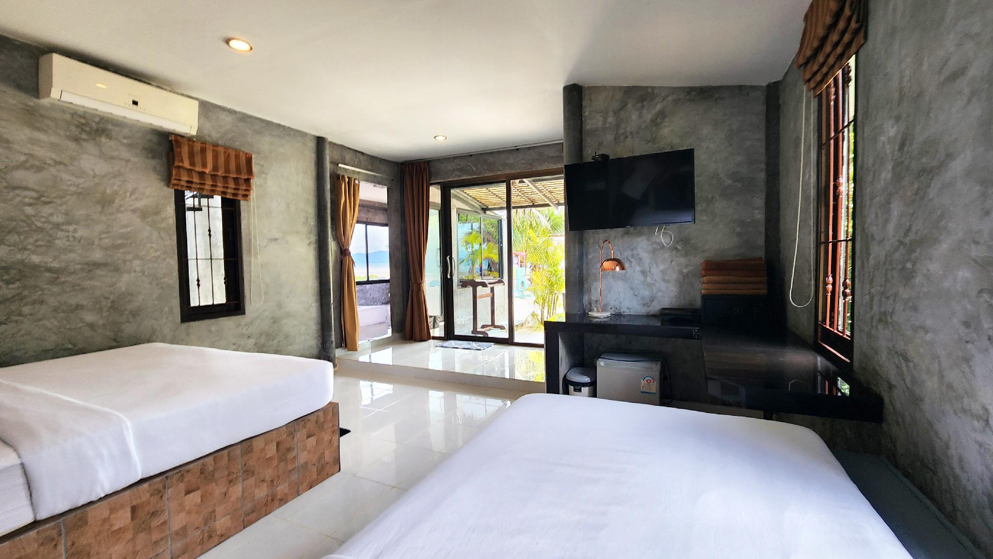 4 Bedrooms, Beach Villa, 4 King Beds, Sea Front