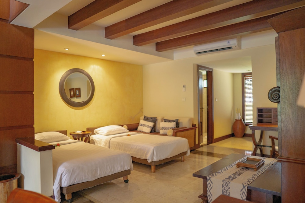 Pool Villa Merumatta Senggigi 10/50