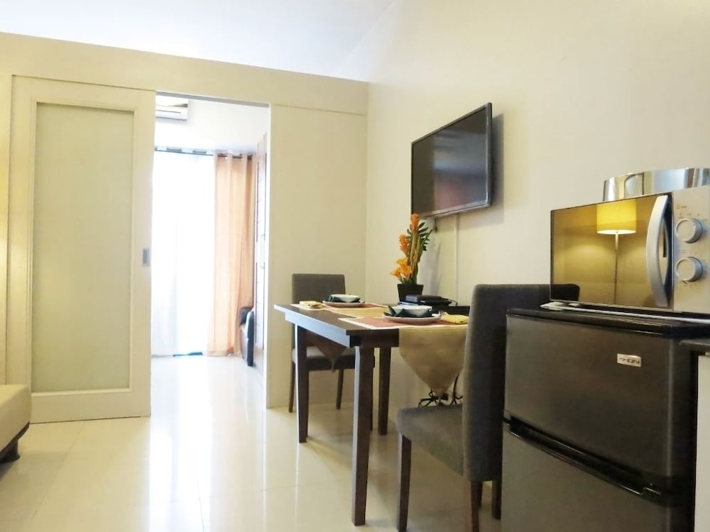 Oceanblue Manila Condotel Sea Residences 6/21