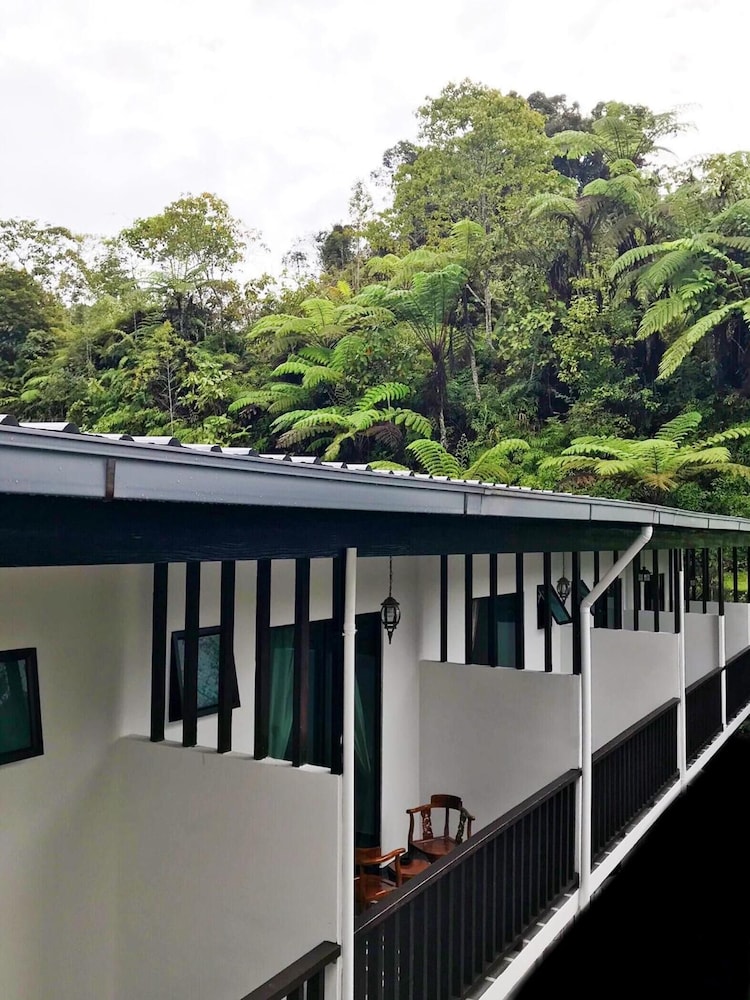 Cameronian Inn 4/69