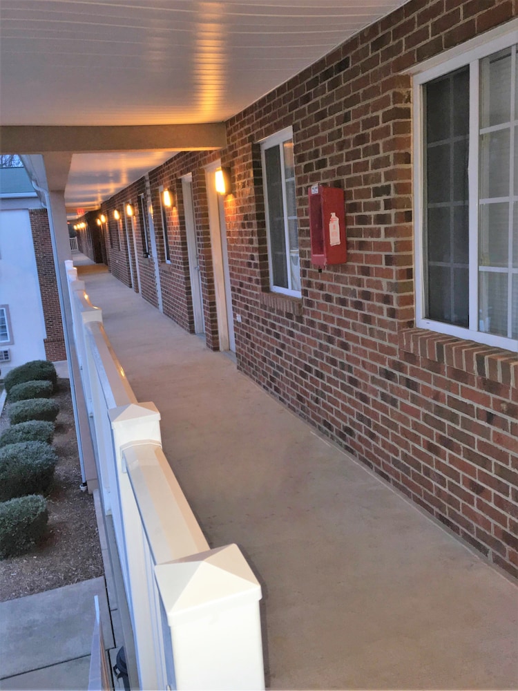 Corporate Suites of Burlington 25/47