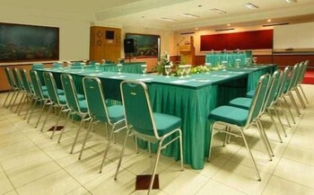 Losari Beach Inn 26/32