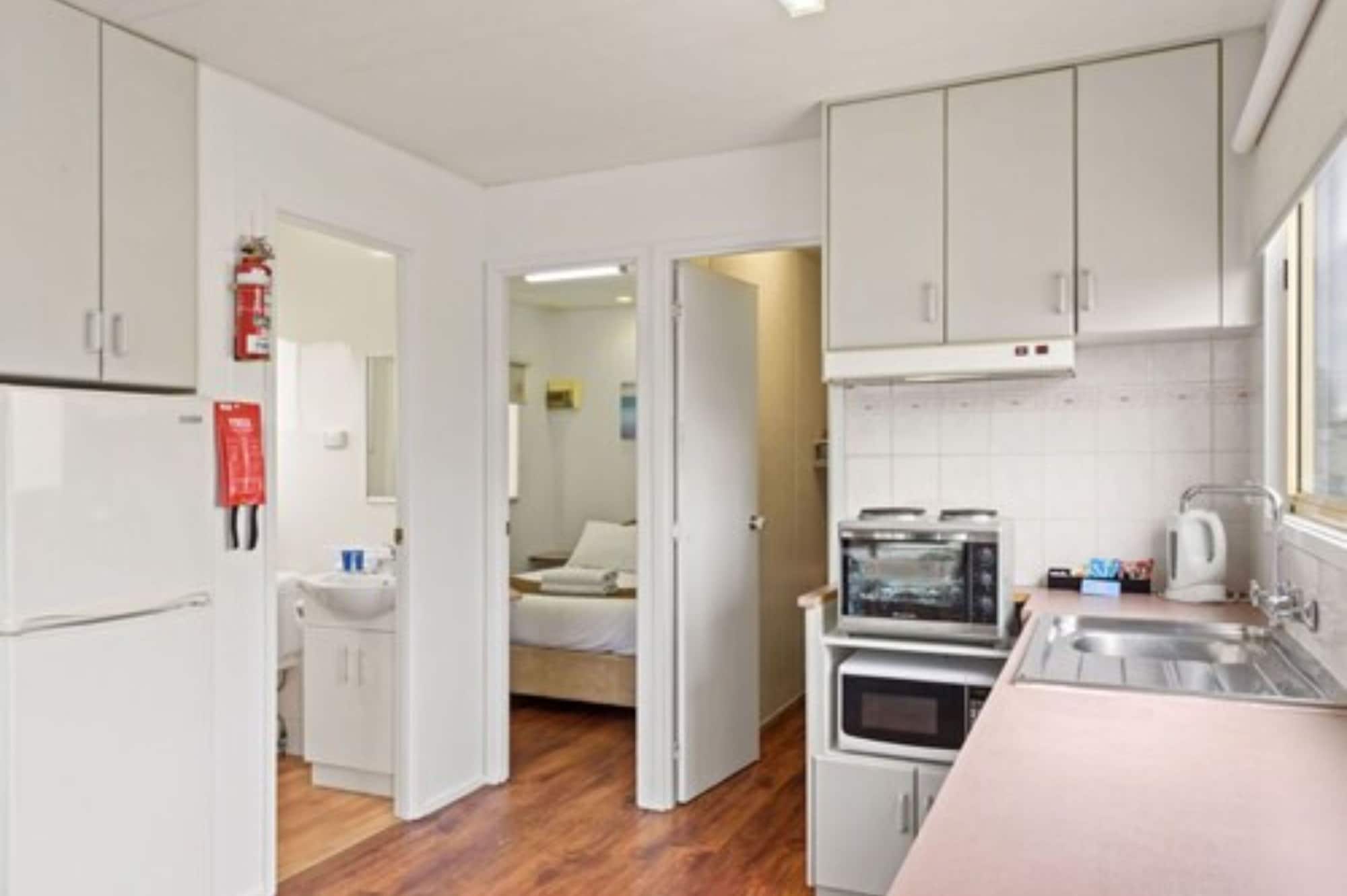 Economy, Cabin, 1 Double and 2 Bunk Beds