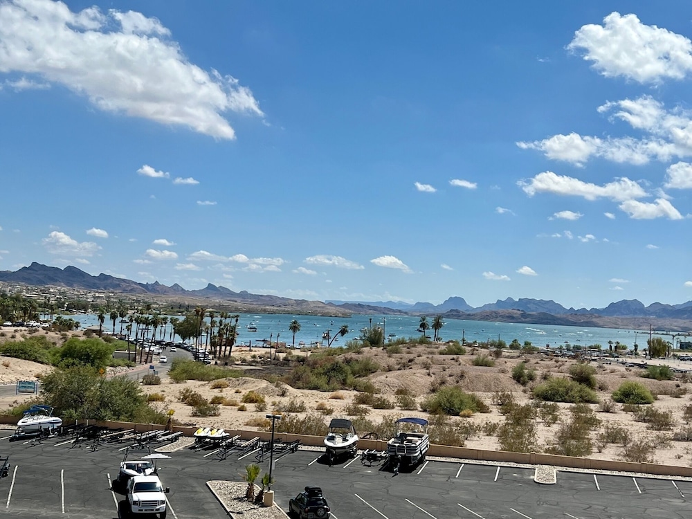 Studio6 Suites Lake Havasu City AZ 50/61