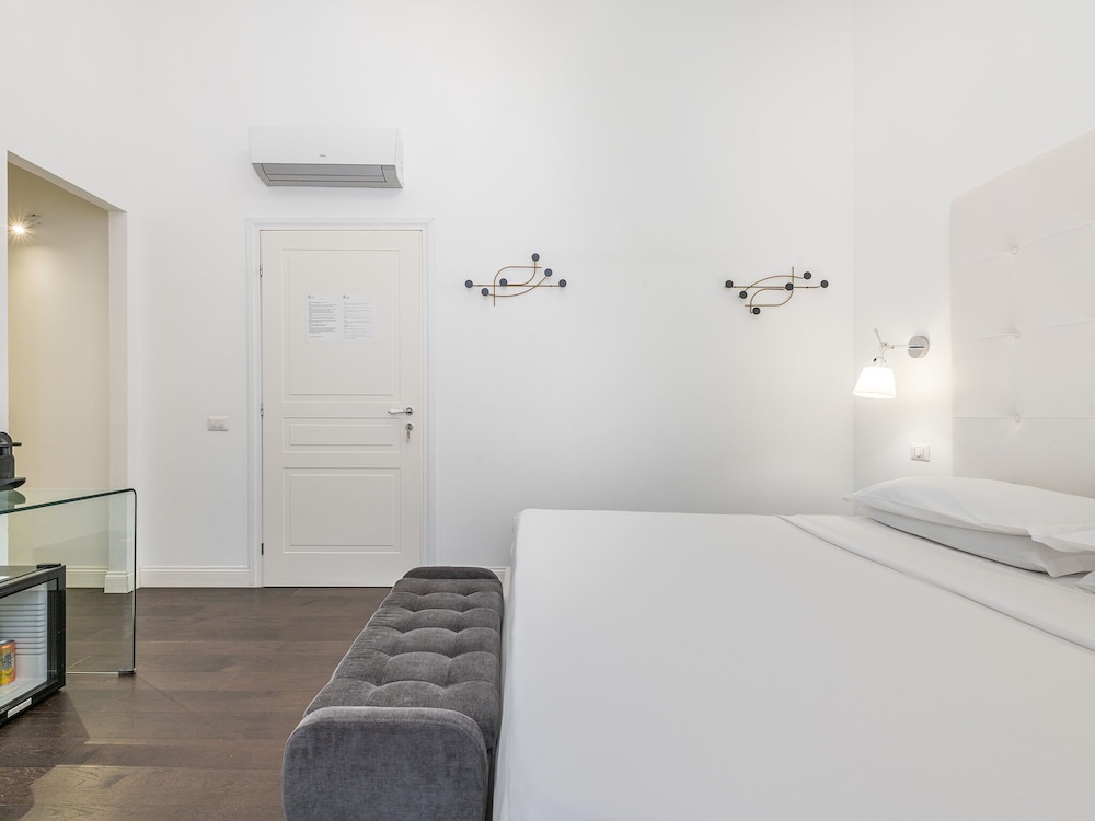 Cagliari Boutique Rooms And Suites 50/50