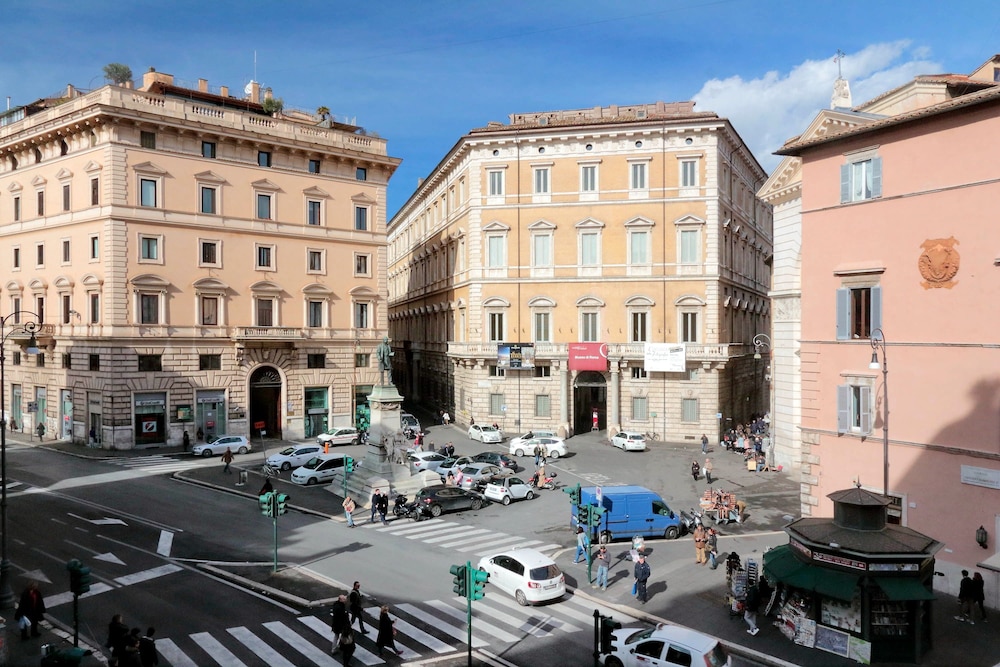 Rome Accommodation - Baullari 2/31