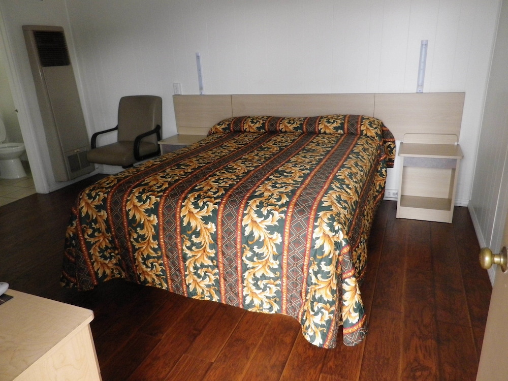 ROOM, DOUBLE BED